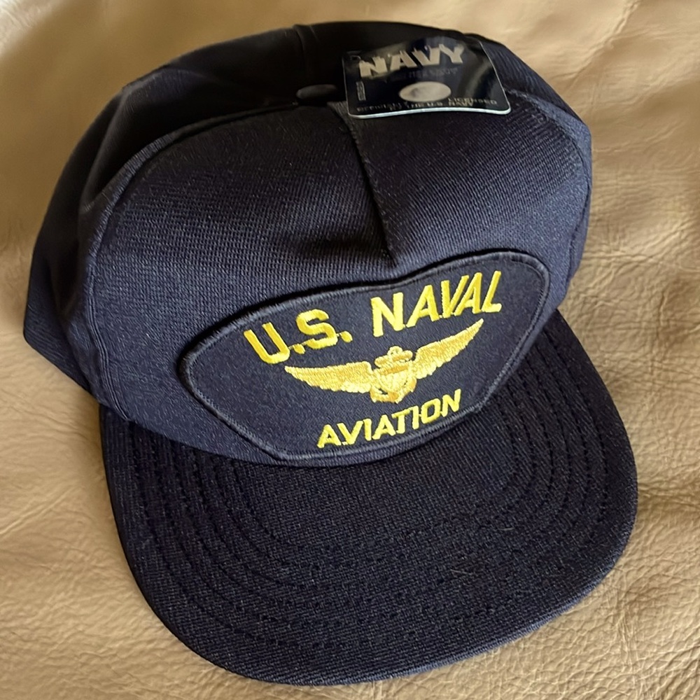 HMC Honors Naval Aviation Cap
